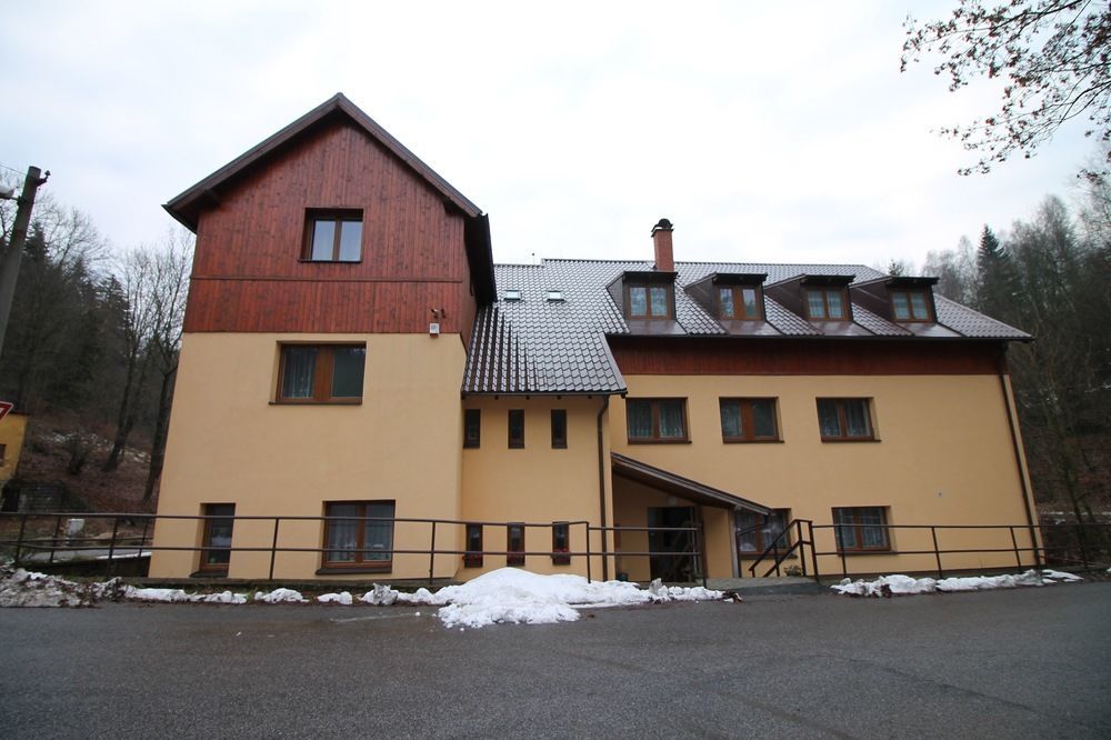 Penzion U Elisky Bedrichov V Jizerskych Horach Luaran gambar