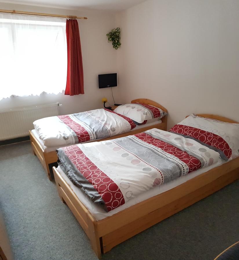 Penzion U Elisky Bedrichov V Jizerskych Horach Luaran gambar